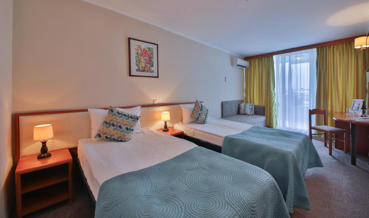 Hotel Laguna Garden Albena Extérieur photo